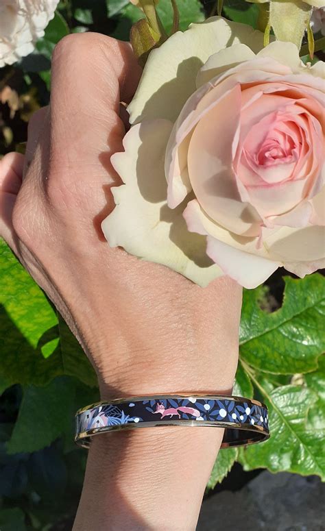 Hermès Enamel Bracelet Dans Un Jardin Anglais Shirley Rosé